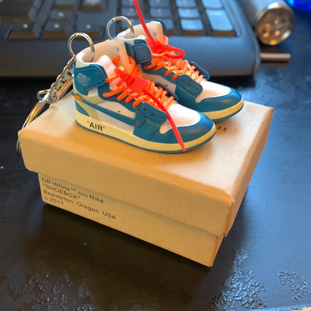 OFF white Nike keychain